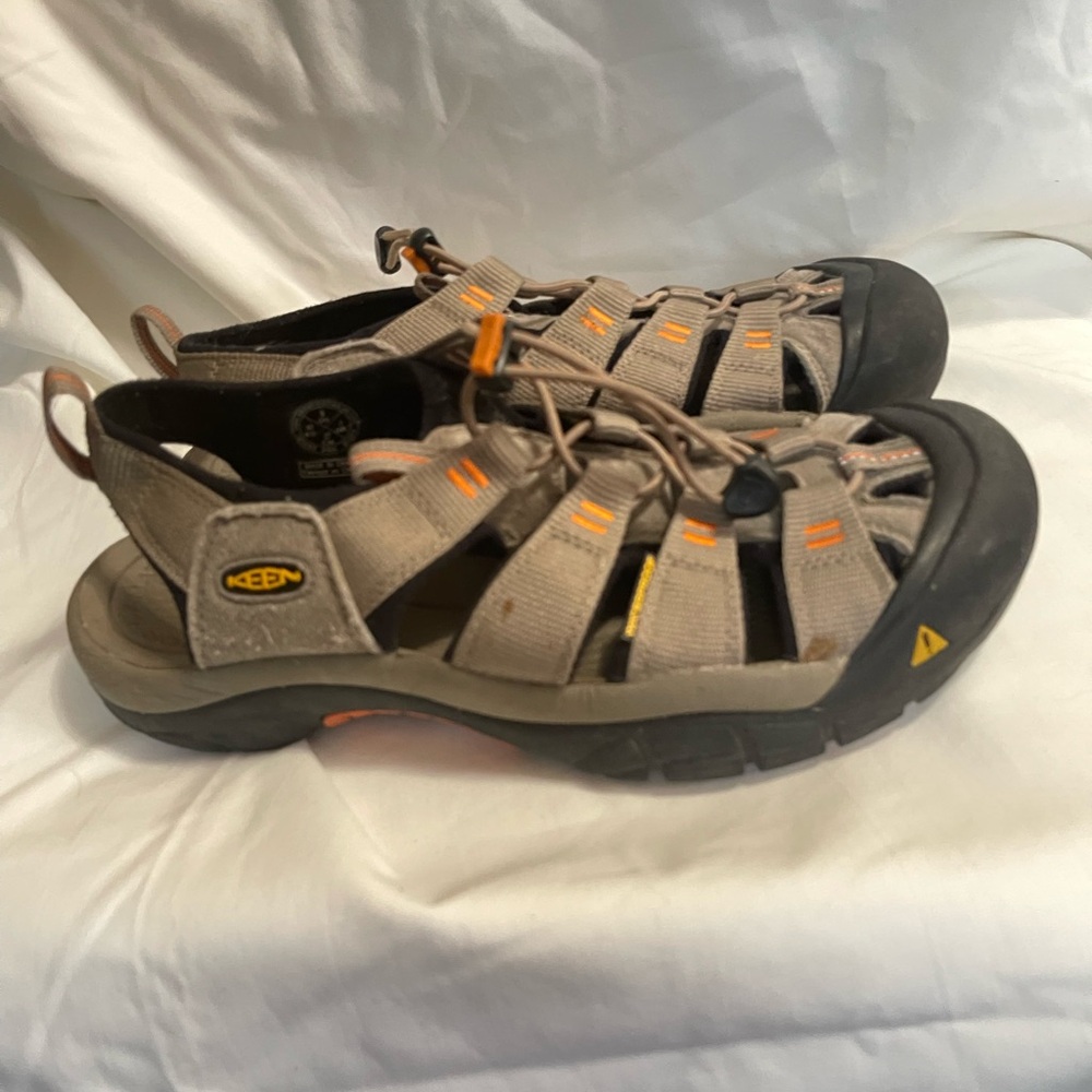Keen Sandals | tan w/orange stitching. Men’s size 9